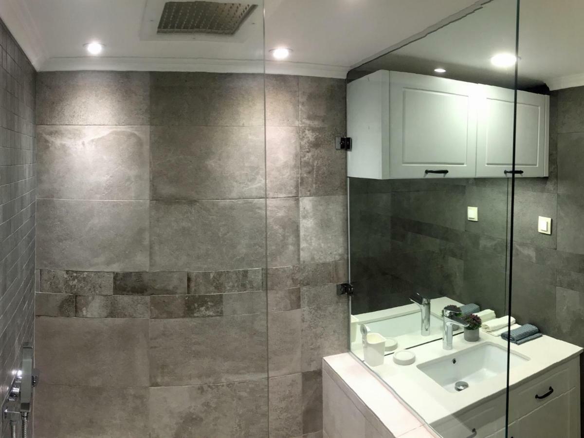 A Luxury Apartment With Patio And Bbq София Екстериор снимка